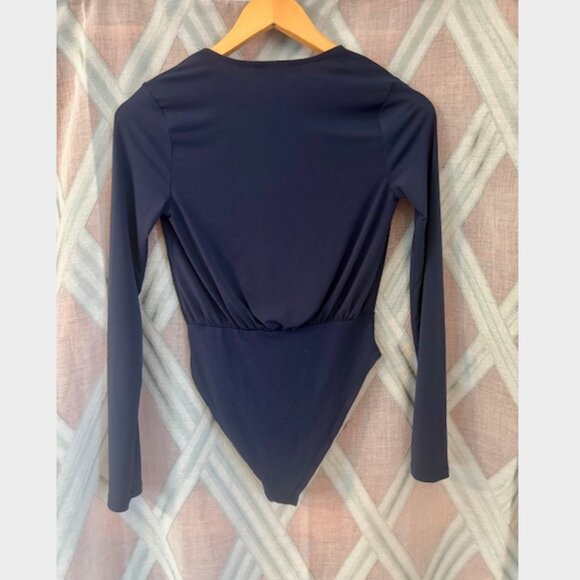 V Neck Navy Long Sleeved Criss Crossed Stretchy Bodysuit Top Forever 21 - Picture 2 of 5